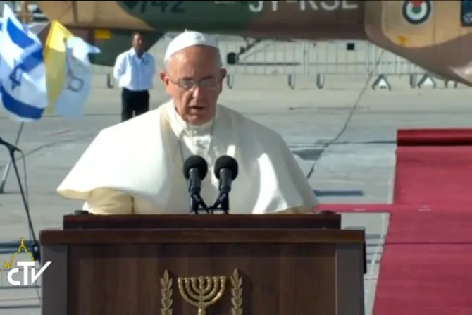 Que israelíes y palestinos puedan vivir en paz, dice el Papa Francisco en Tel Aviv