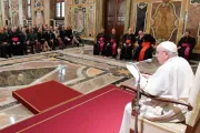 Papa Francisco recibe a fundación que ayuda a los que sufren “los efectos devastadores de la guerra”