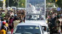 El Papa Francisco en las calles de Colombo en Sri Lanka. Foto popefrancissrilanka.com