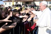 Papa Francisco: El chismoso destruye porque hace el mal a escondidas