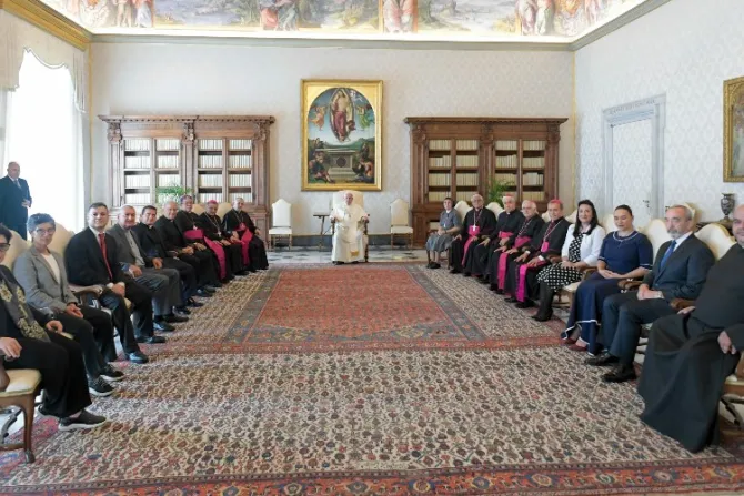 El Papa Francisco hace importantes cambios en Fundación que ayuda a América Latina
