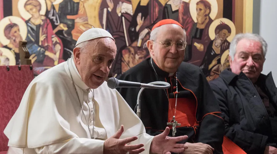 El Papa durante la visita a la parroquia. Foto: L'Osservatore Romano?w=200&h=150