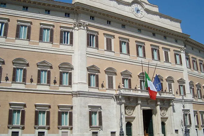 El Gobierno de Italia aprueba ley de uniones homosexuales