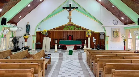Reconstruyen iglesias destruidas por huracán Iota en Colombia
