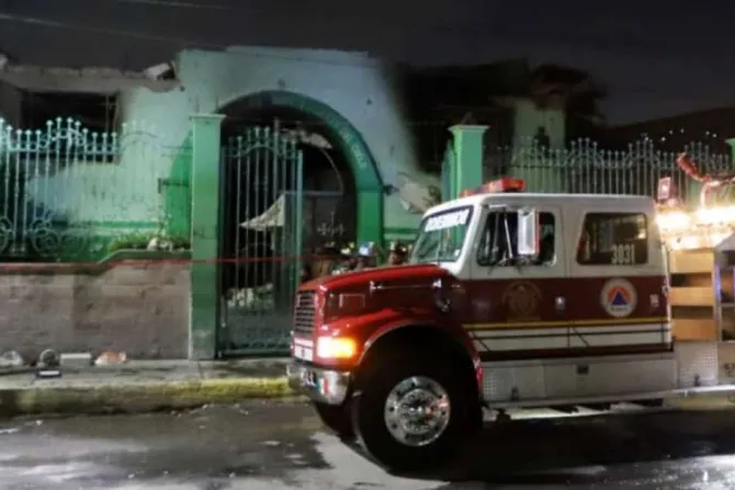 Iglesia de San José se incendia en México en el Día de Muertos