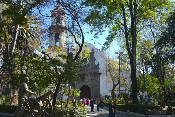 Roban iglesia y se llevan limosnas poco antes de Navidad en México