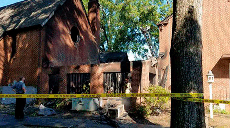 Our Lady of Lourdes Catholic Church, Monroe, Carolina del Norte, después de un incendio el 28 de julio / Crédito: Fotografía de cortesía.?w=200&h=150