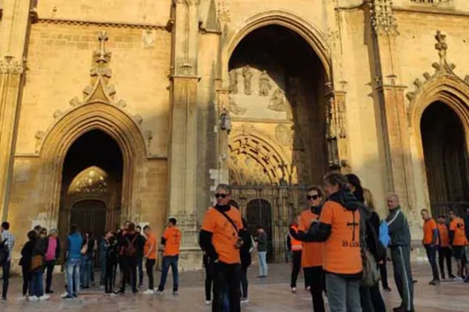 Arzobispo apoya encierro de trabajadores en Catedral de Oviedo