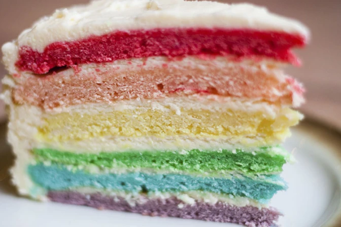 Activista homosexual defiende a pastelería cristiana demandada por el lobby gay