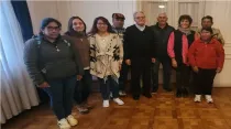 Mons. Ojea junto a referentes de la Pastoral Aborígen. Crédito: Conferencia Episcopal Argentina