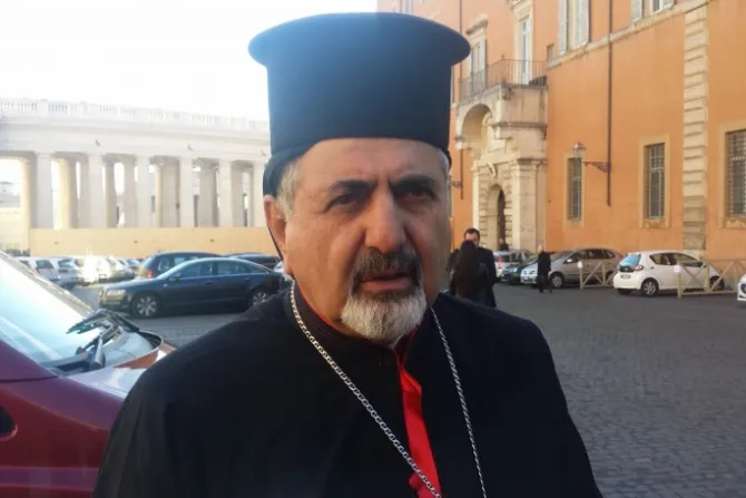 Papa Francisco a Patriarca asirio: Que Dios conceda fortaleza a los cristianos perseguidos