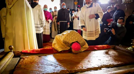 Mons. Pizzaballa ingresa solemnemente al Santo Sepulcro como nuevo Patriarca de Jerusalén