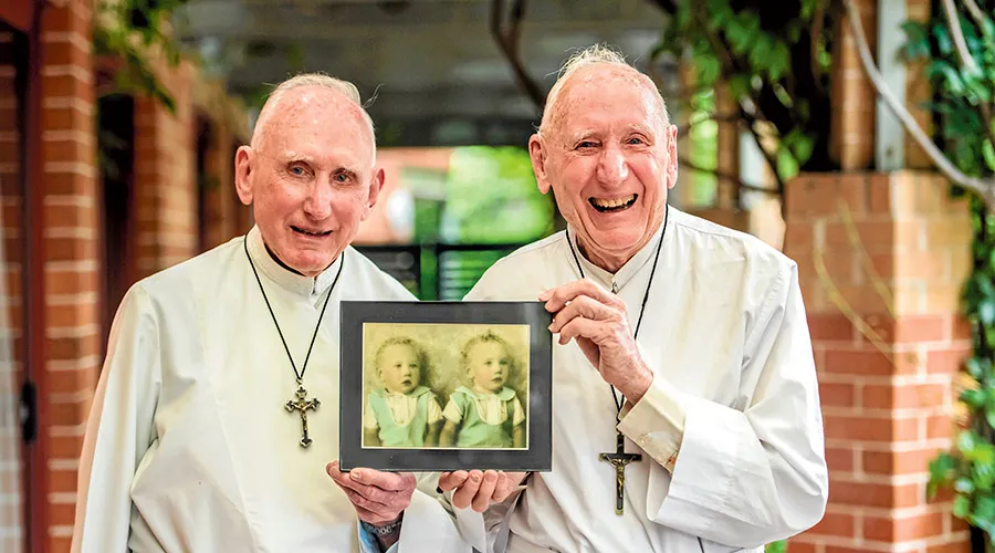 Gemelos celebran 60 años de ser ordenados sacerdotes [FOTOS]