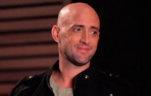 Paulo Gustavo +. Cru00e9dito: Wikipedia / Humor Multishow (CC BY 3.0) 