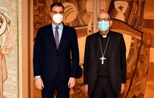 Pedro Su00e1nchez y el Cardenal Juan Josu00e9 Omella en el encuentro de ayer. Cru00e9dito: CEE 