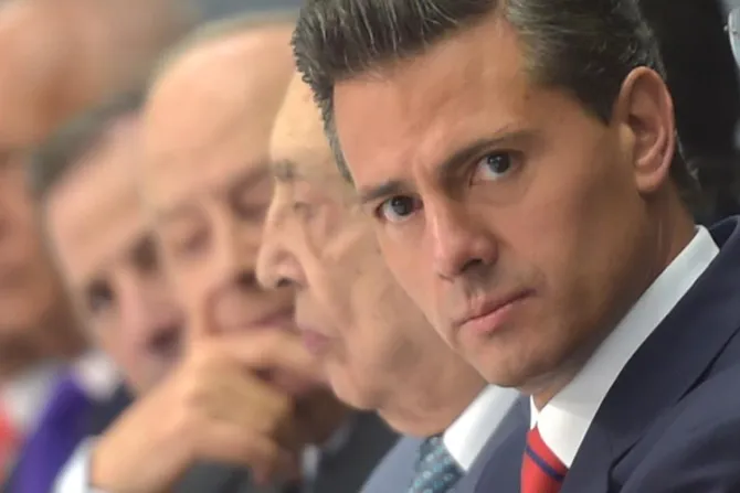 “Matrimonio” gay de Peña Nieto influyó en derrota electoral del PRI, dice Obispo