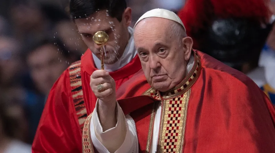 Papa Francisco: Con la ayuda del Espíritu Santo podemos vencer al diablo
