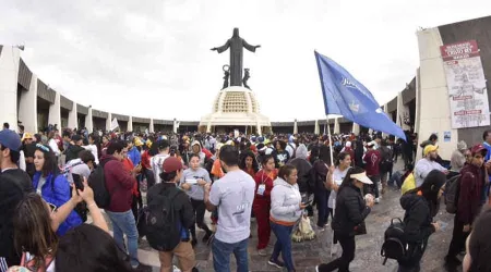 Cifra histórica: Más de 50 mil jóvenes peregrinaron a monumento a Cristo Rey en México