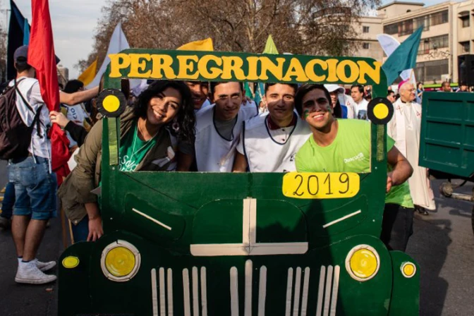 20 mil jóvenes deciden ser “fuego para encender otros fuegos” como San Alberto Hurtado 