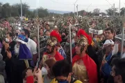 Una multitud retoma peregrinación de Semana Santa tras dos años de suspensión por pandemia