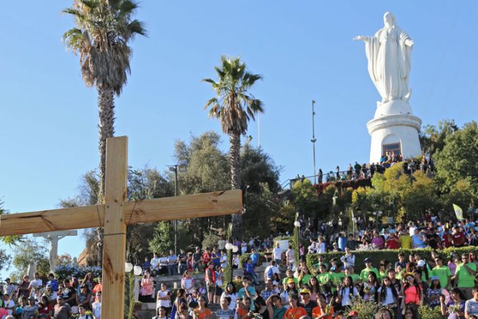 Miles de jóvenes inician Semana Santa en Chile de la mano de la Virgen María [FOTOS]