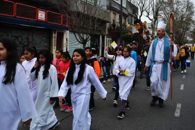 FOTOS: Miles de niños salen a las calles para peregrinar junto a María en Argentina