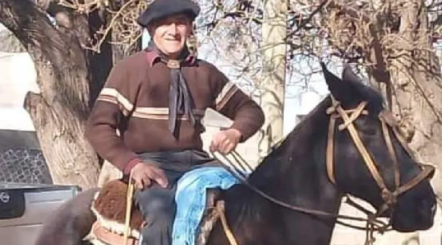 Peregrino recorre cientos de kilómetros a caballo para rendir homenaje a la Virgen