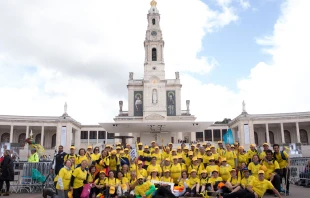 Peregrinos de la ciudad portuguesa de Portela a su llegada a Fu00e1tima. Foto: Daniel Ibu00e1u00f1ez / ACI Prensa 