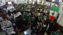 Peregrinos mexicanos en una iglesia en Panamu00e1. Foto: David Ramos / ACI Prensa