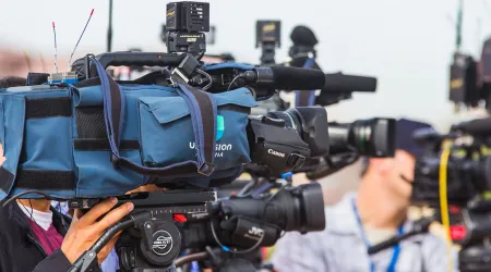 Obispo experto en comunicaciones explica 3 cualidades para los periodistas