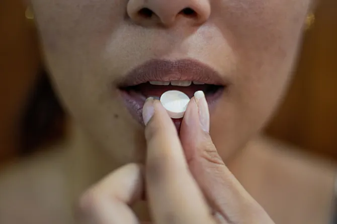 FDA autoriza venta de píldoras abortivas en farmacias de Estados Unidos