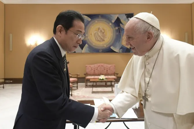 El Papa Francisco recibe al Primer Ministro de Japón en el Vaticano