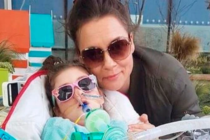 Fallo para desconectar a niña de 5 años en coma es una tragedia, lamentan providas