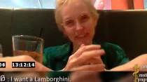 Captura del segundo video de CMP, en que directiva de Planned Parenthood bromea con que quiere "un Lamborghini", mientras negocia precios de órganos.