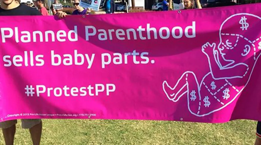 Cartel "Planned Parenthood vende partes de bebés", en manifestación en Estados Unidos. Foto: Facebook Alliance Defending Freedom.?w=200&h=150