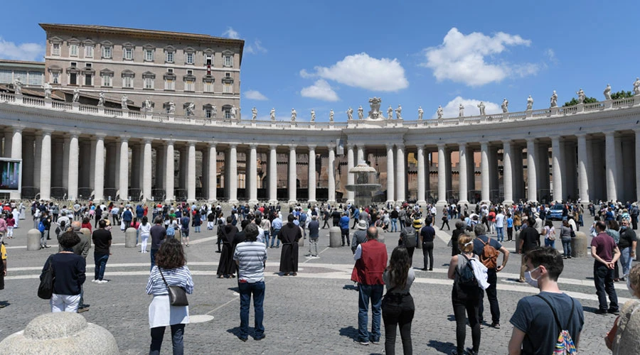 La Plaza de San Pedro del Vaticano durante el rezo del Regina Coeli. Foto: Vatican Media?w=200&h=150