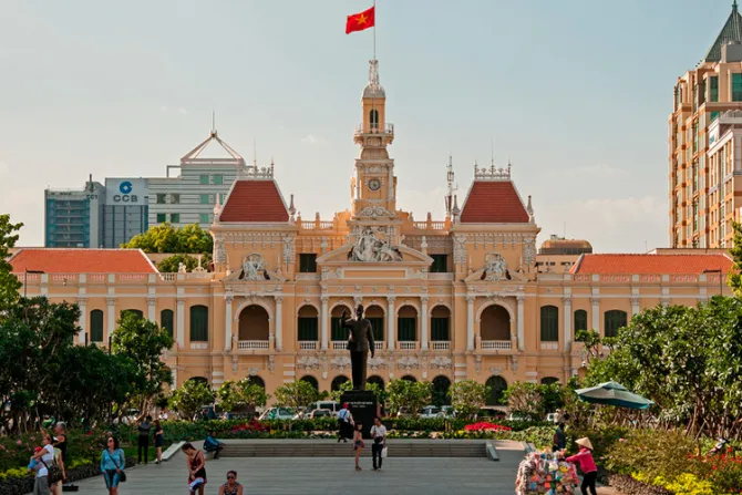 Abren universidad católica en Vietnam después de 41 años