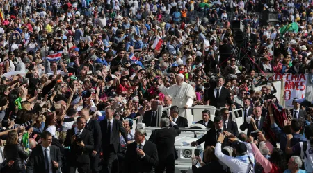 Vaticano da a conocer principales cifras de la Iglesia Católica en el mundo