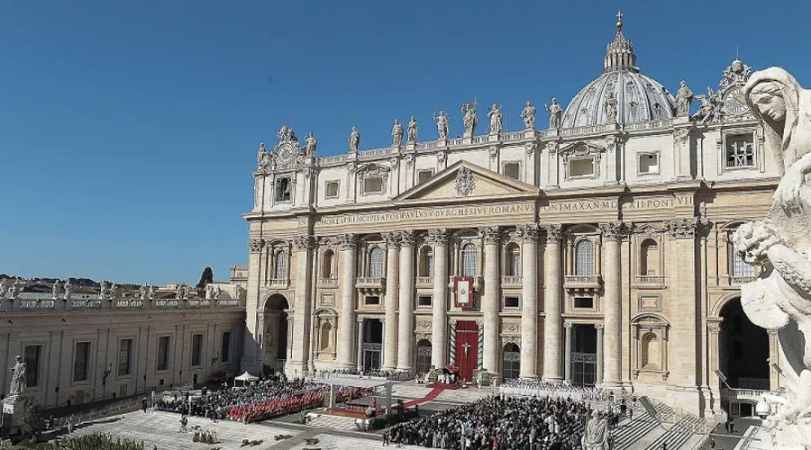 Vaticano cancela eventos en lugares cerrados por riesgo del coronavirus