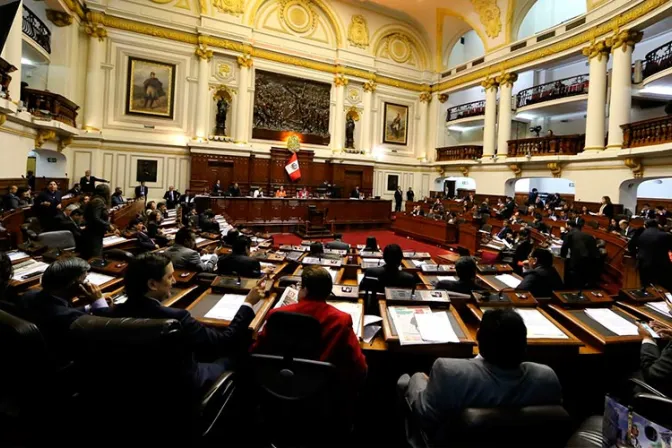 Congreso deroga “ley mordaza” pro gay del gobierno de Perú