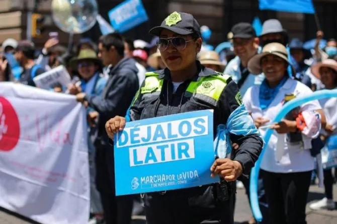 Policía se sumó a Marcha por la Vida en México: “¡El aborto no es salud!”