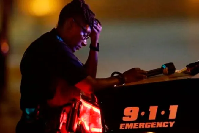 Obispo de Dallas tras tiroteo que dejó 5 policías muertos: Toda vida humana es preciosa
