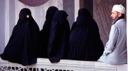 Lu00edder musulmu00e1n quiere que Italia legalice poligamia como hizo con uniu00f3n gay