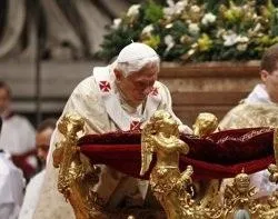 El Papa Benedicto preside la Misa de Gallo en el Vaticano