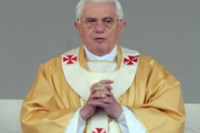 Benedicto XVI retira a Obispo acusado de corrupción financiera