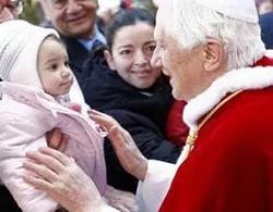 El Papa encuentra a uno de los pequeños fieles en parroquia Romana?w=200&h=150