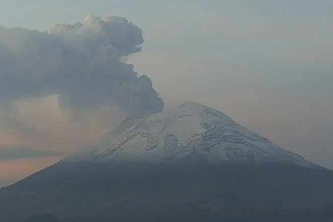 La Iglesia en Puebla prepara albergues ante posible erupción del volcán Popocatépetl