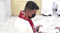 Raúl Antonio Vega González el día de su ordenación diaconal conferida por Mons. Rolando Álvarez. Crédito: Diócesis de Matagalpa