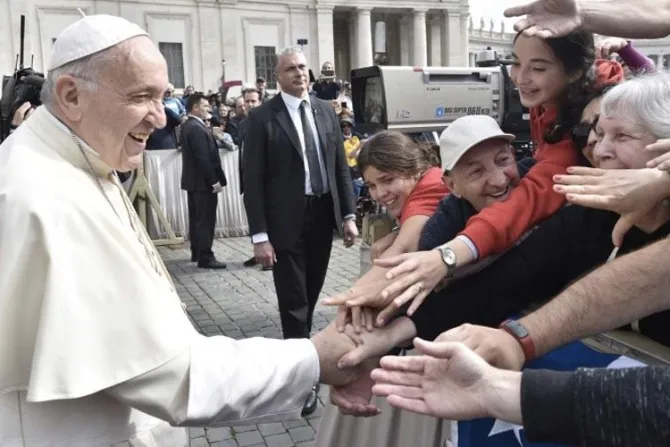 Catequesis del Papa Francisco sobre la regeneración a través del Bautismo
