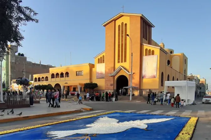 Prelatura en Perú reabrió iglesias para confesión y oración privada de fieles
